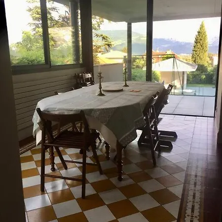 A Corenc, Famille 6 Pers Villa